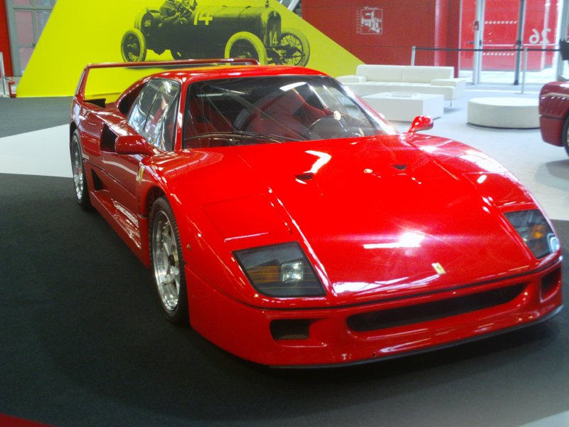 ferrarif40motorshowbologna2014.jpg